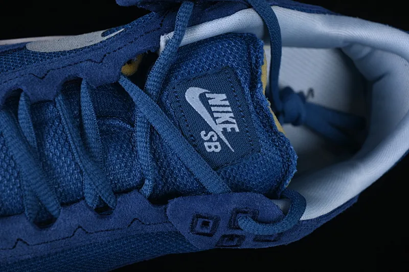 All categories Nk SB Dunk series Nk SB Dunk Low low-top sneakers Nk SB Day One Nike low-top casual sneakers FN4210-400